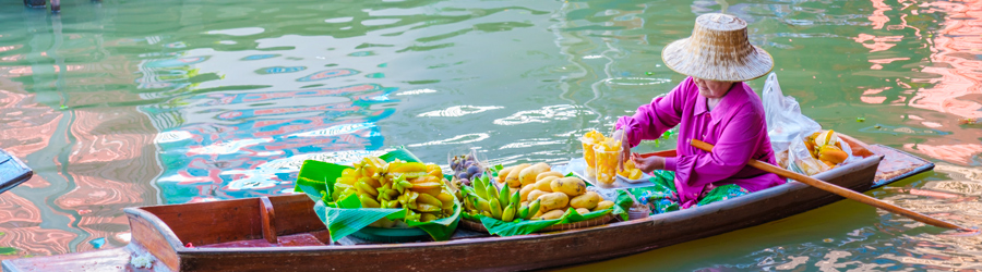 Damnoen Saduak floating market with Auasia Travel